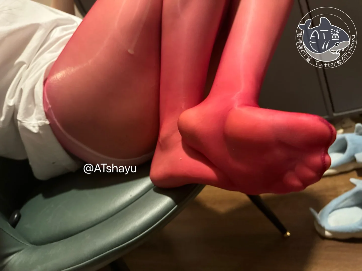 AT鲨 - 红丝 [21P-3MB] tg@simisebaisi 【丝足阁】021.webp